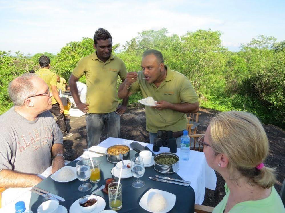 Mahoora Tented Safari Camp Udawalawe Bagian luar foto
